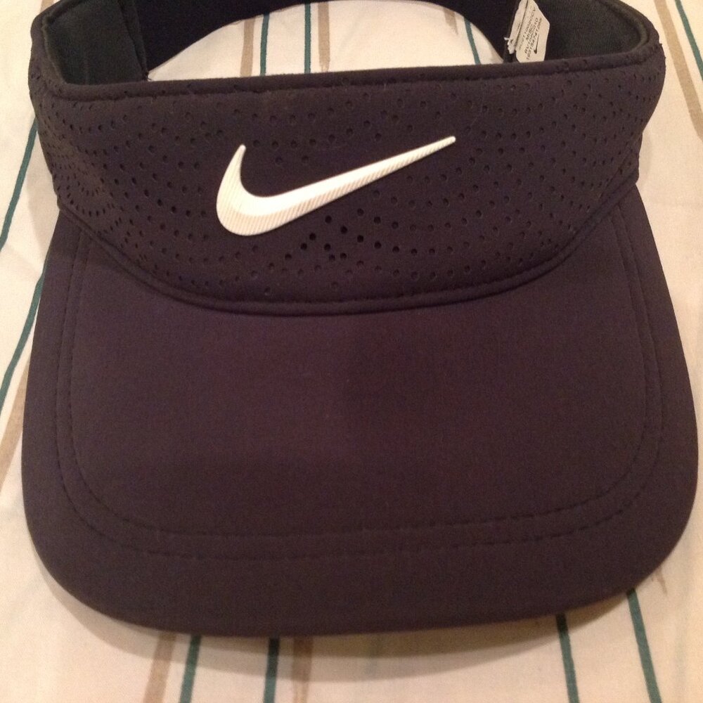 Nike  Visor - Picture 2 of 11